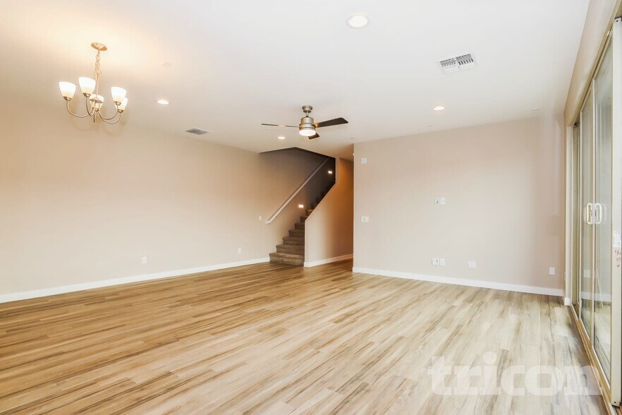 Building Photo - 4817 S Mole