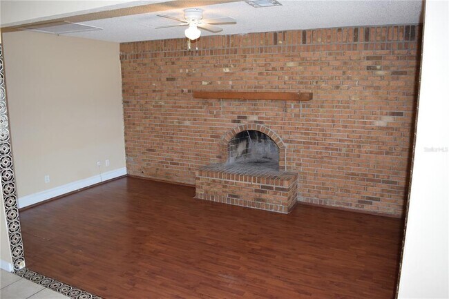 Building Photo - 2753 Foxdale Dr