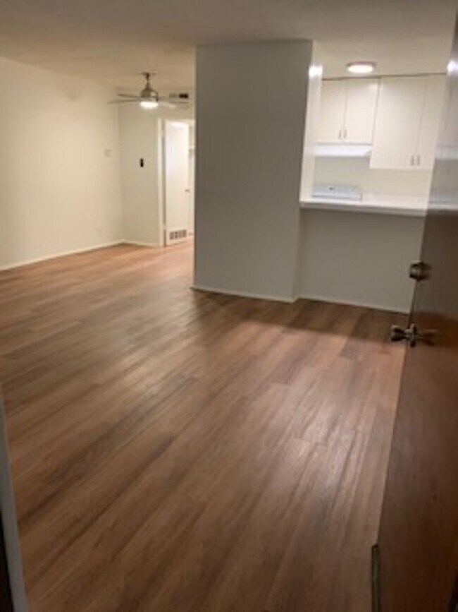 Building Photo - Villa Monica Apts.