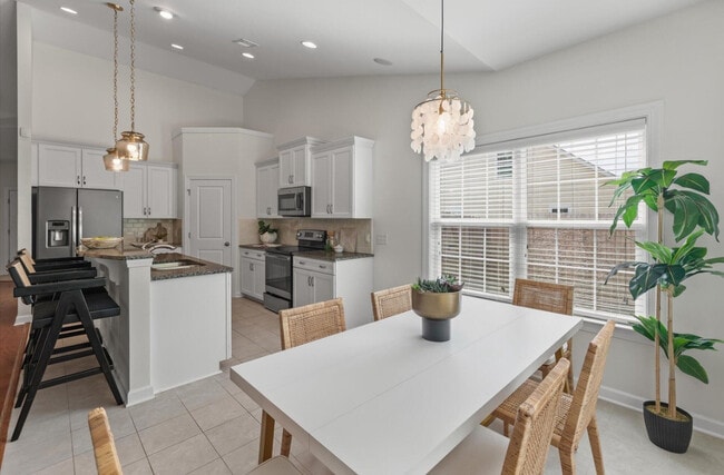 Building Photo - 1610 Fishbone Dr