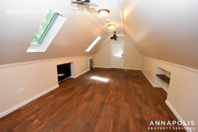 Building Photo - 714 Old Love Point Rd