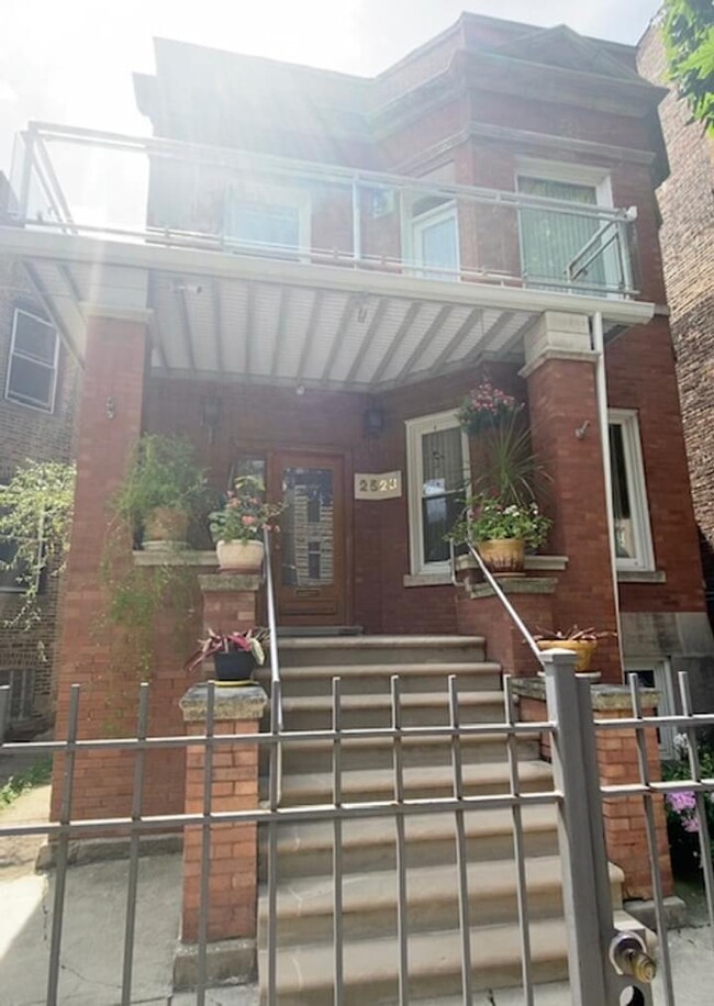 Primary Photo - 2523 W Iowa St