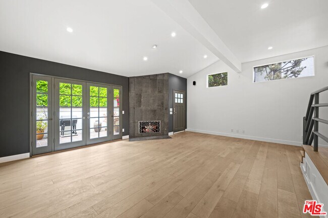 Building Photo - 17088 Palisades Cir