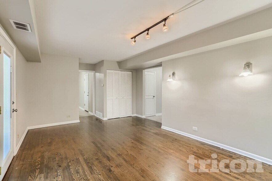 Building Photo - 155 Ramblewood Ln