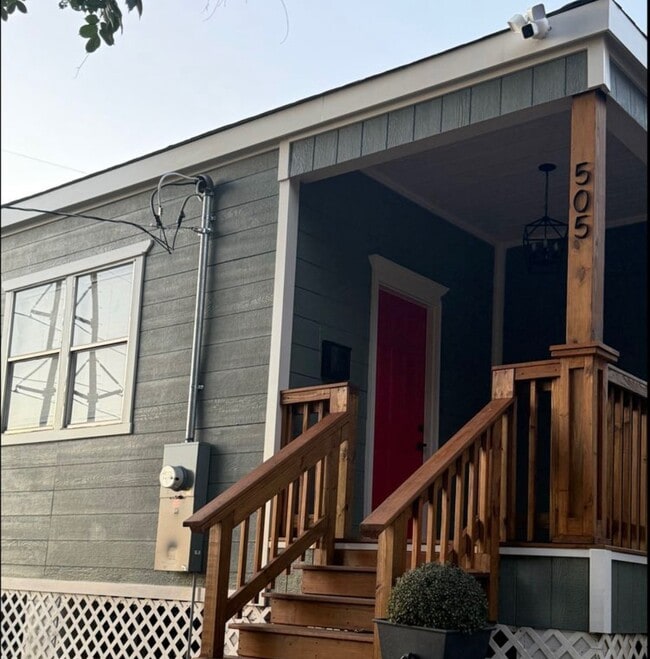 Primary Photo - 505 Fairground St