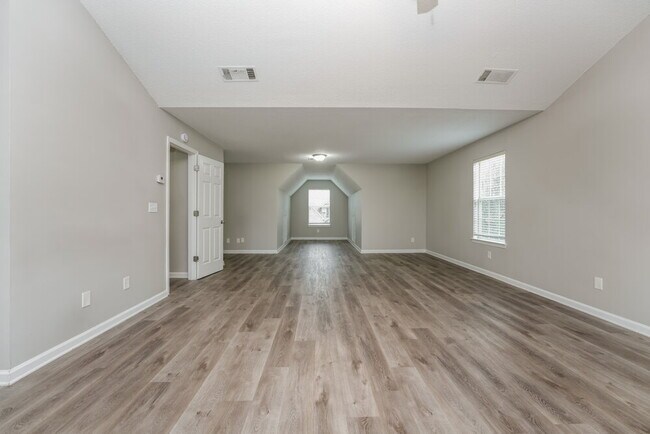 Building Photo - 1452 Shelnut Ct