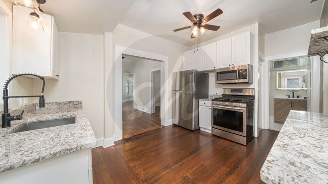 Building Photo - 520 W Pikes Peak Ave