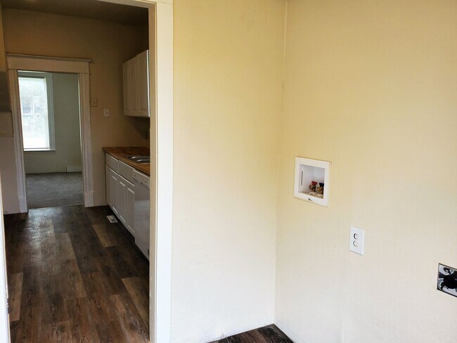 Building Photo - Fantastically updated Monroe District Area 3BR/1.5BA House