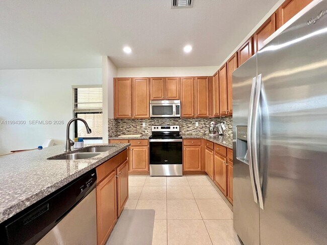 Building Photo - 649 NE 191st St