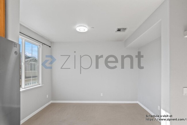 Building Photo - 18404 Emerald Ln