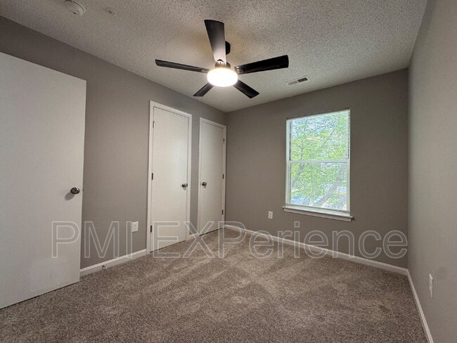 Building Photo - 2607 Camelback Ln
