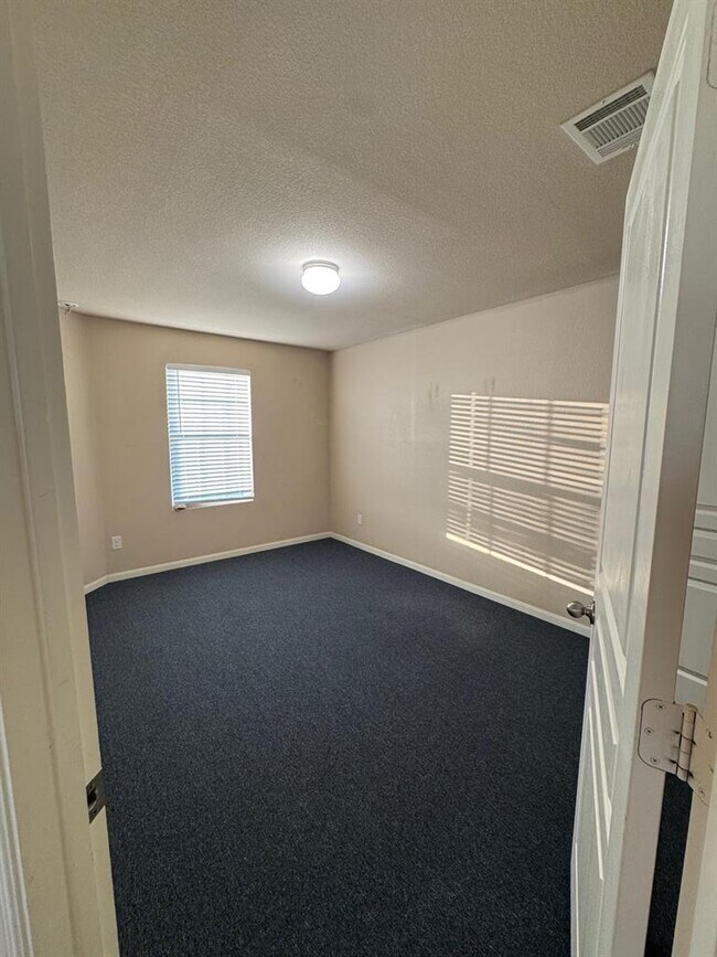 Building Photo - 117 Kemah Ln