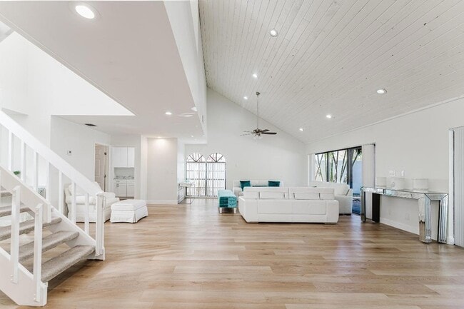 Building Photo - 665 Jeffery St