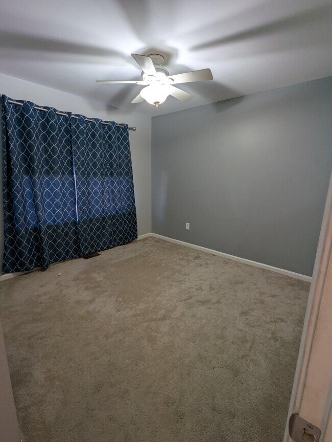 Building Photo - 4 Tether Cir