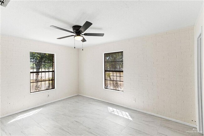 Building Photo - 1022 S Richmond Dr