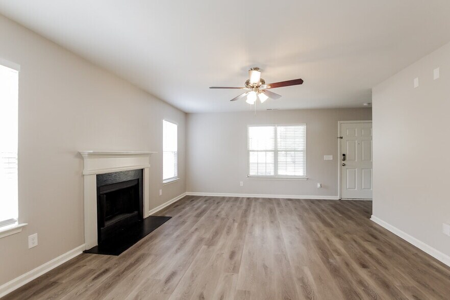 Building Photo - 2449 Reid Oaks Dr