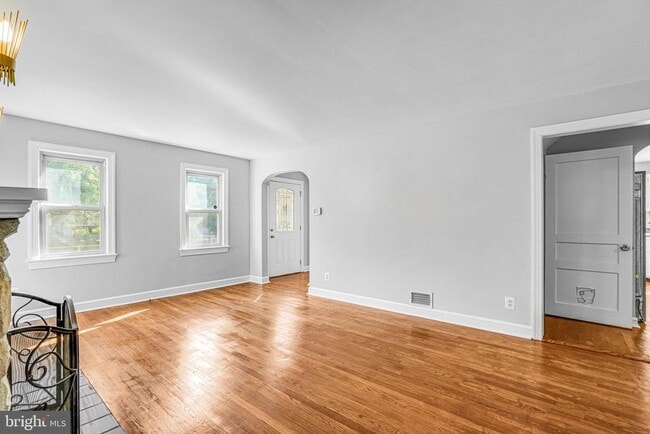 Building Photo - 8230 Gregory Dr