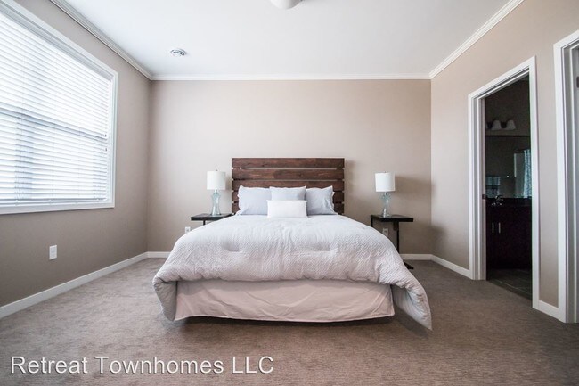 Building Photo - 4977 30th Ave S