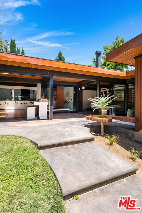 Building Photo - 22277 Buenaventura St