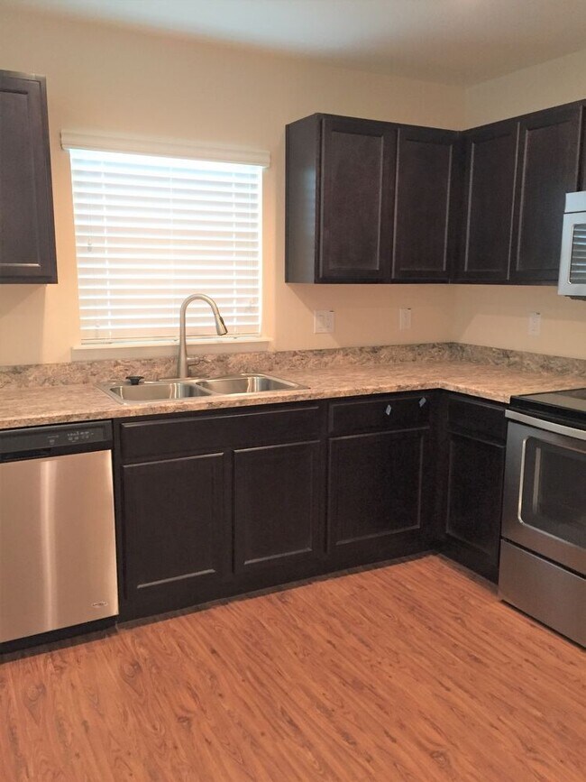 Building Photo - 1012 Dossey Oaks Lane Lakeland FL 33811