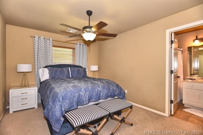 Building Photo - Room for the whole family in this 5 bedroom, 3-1/2 bath Executive Rental on corner lot in Millice...