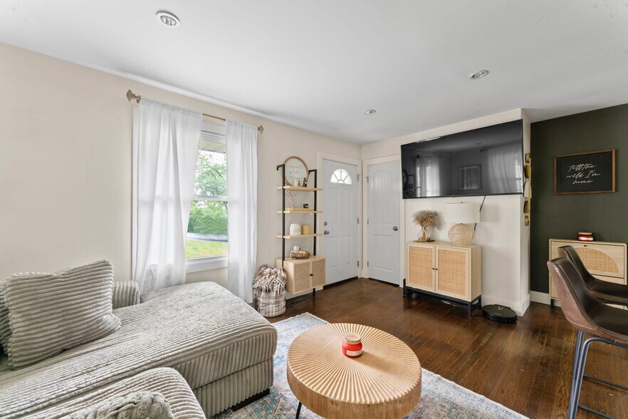 Building Photo - 119 Dodge Dr