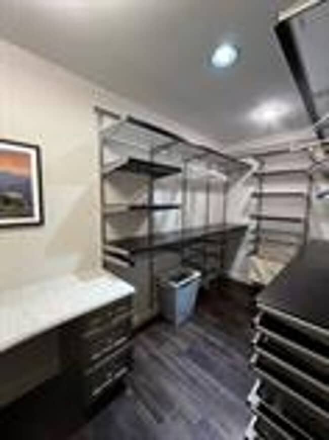 Building Photo - Beautiful Fifteenth floor Furnished one Bedroom with Views