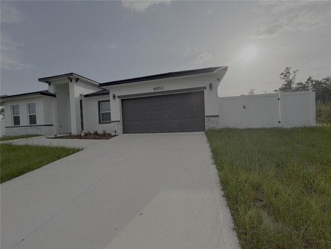 Building Photo - 16950 SW 42 Ave