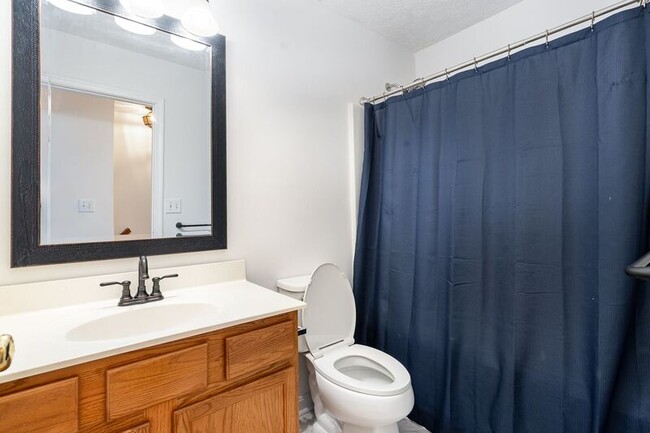 Building Photo - 4003 Canopy Way
