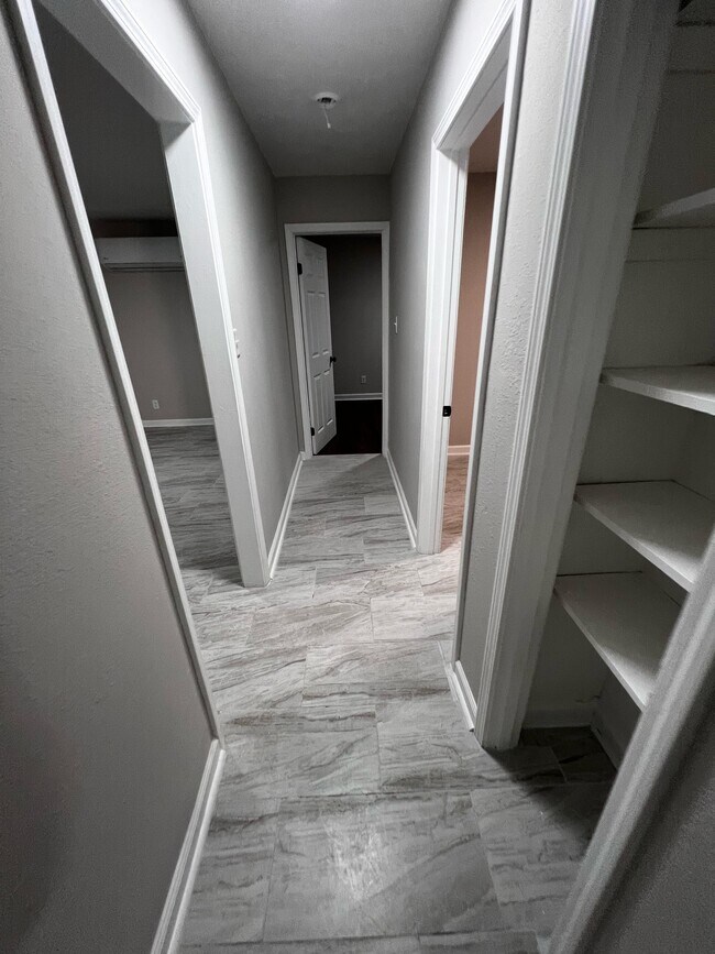 Building Photo - 3927 Dearborn St