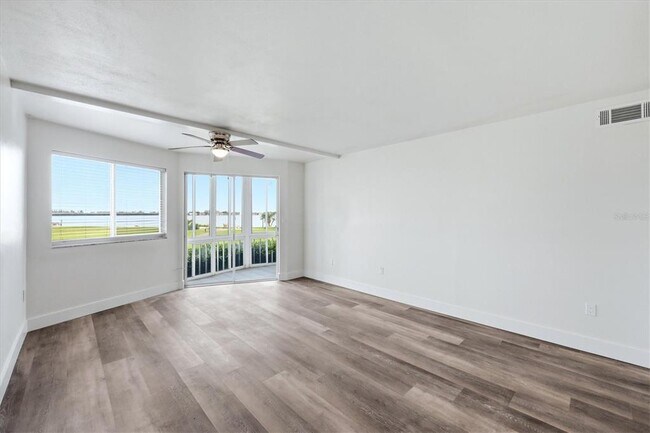 Building Photo - 769 John Ringling Blvd