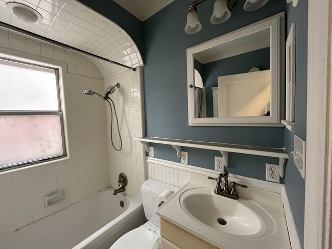 Building Photo - 2521 Dearborn St