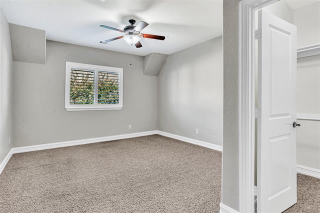 Building Photo - 4817 Bayview Dr