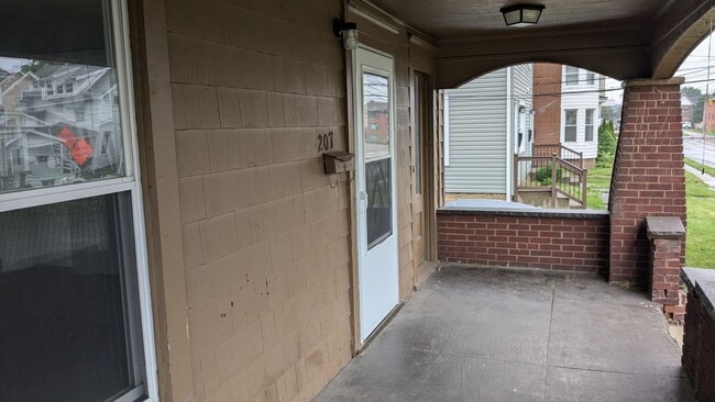Building Photo - Charming Home for Rent in Scenic Canton: Y...