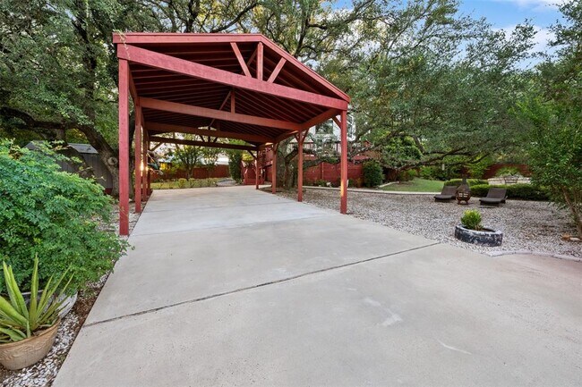 Building Photo - 1204 Summit Edge Dr