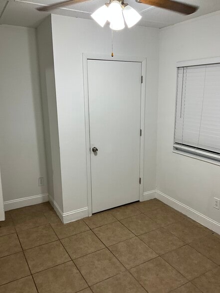 Building Photo - 514 Joan St