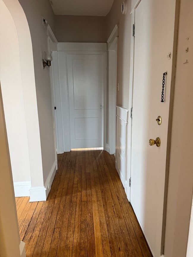 Building Photo - 1010 Chestnut St