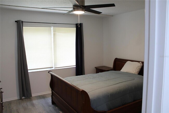 Building Photo - 1100 Martinique Dr