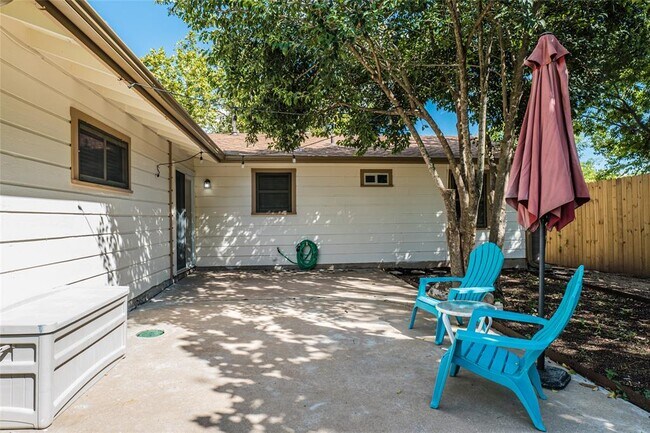 Building Photo - 9014 Slayton Dr