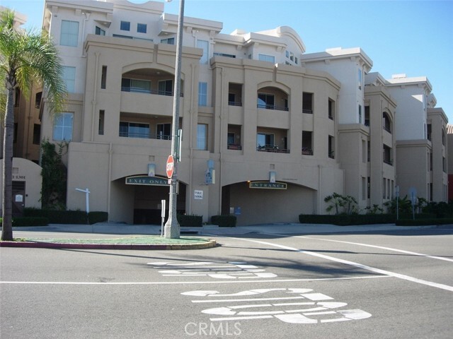 Building Photo - 1301 Cabrillo Ave