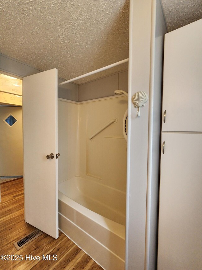 Building Photo - 508 Ocean Spray Dr