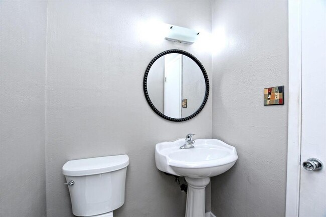 Building Photo - 7509 Daugherty St