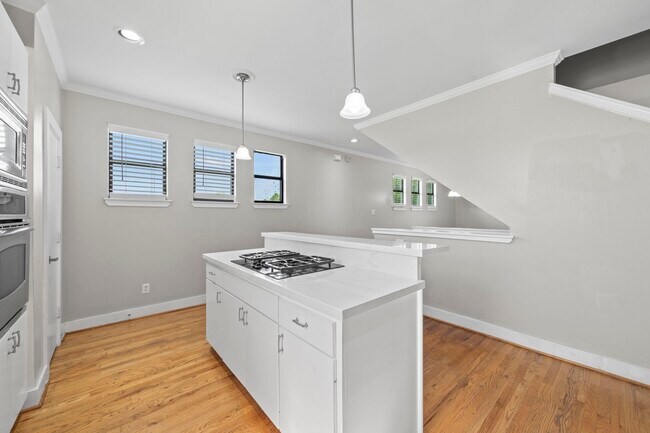 Building Photo - 2154 Arabelle St
