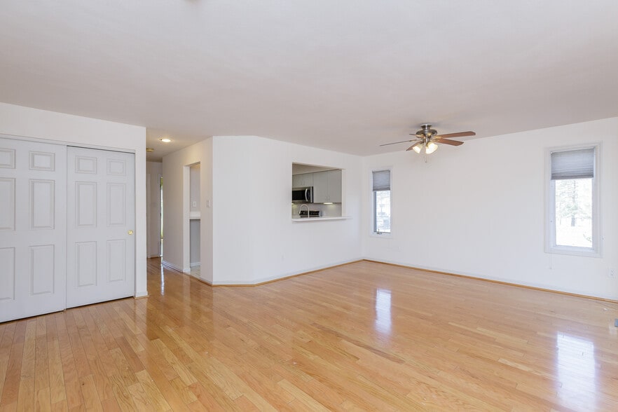 Building Photo - 5600 Waterman Blvd