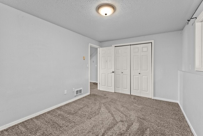 Building Photo - 2715 N Whipple Ct
