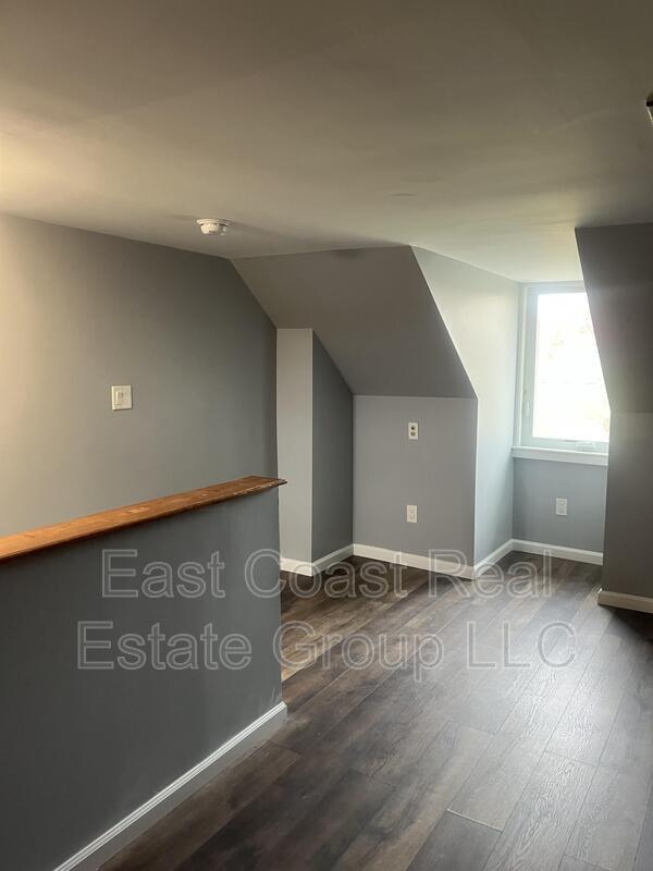 Building Photo - 418 Mitchell Ave