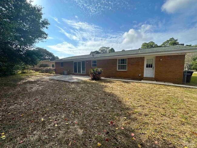 Building Photo - 5560 Homewood Rd