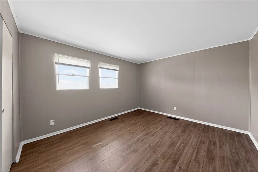 Building Photo - 4176 Mapleleaf Dr