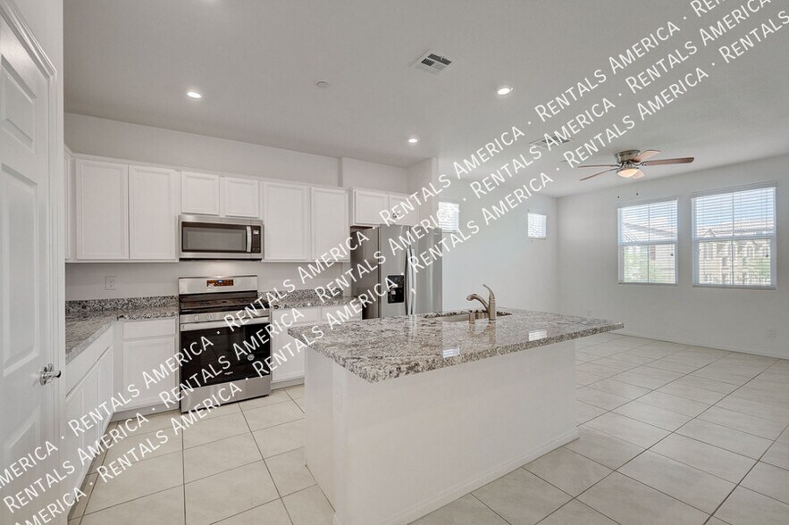 Building Photo - 650 Vetiver Ln