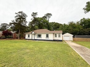 Building Photo - 2515 Camille Dr